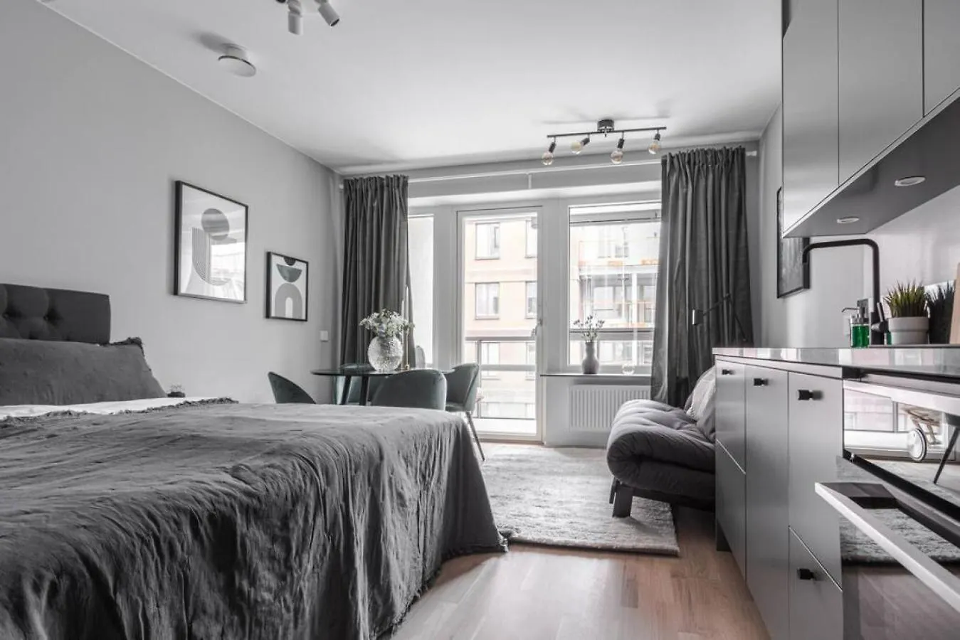 Beautiful And Cozy Studio In A New Building location